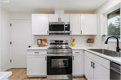 27910 NE 28th St, Camas, WA 98607 - Photo 11