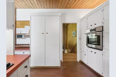 2950 SW Sunset Blvd, Portland, OR 97239 - Photo 15