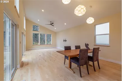 15427 SE River Rd, Oak Grove, OR 97267 - Photo 9