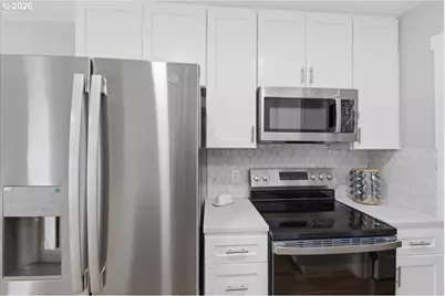 10218 N Tyler Ave, Portland, OR 97203 - Photo 11