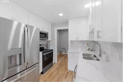 10218 N Tyler Ave, Portland, OR 97203 - Photo 9