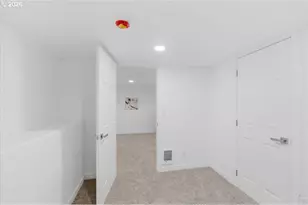 10218 N Tyler Ave, Portland, OR 97203 - Photo 29