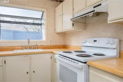 23932 NE Poplar Ct, Wood Village, OR 97060 - Photo 13