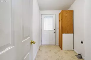 3700 Babcock Ln, Eugene, OR 97401 - Photo 23