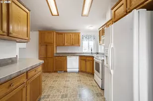 3700 Babcock Ln, Eugene, OR 97401 - Photo 11