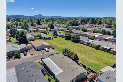 3700 Babcock Ln #106, Eugene, OR 97401 - Photo 39