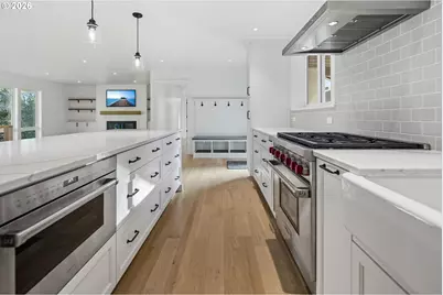 11404 S Breyman Ct, Portland, OR 97219 - Photo 5