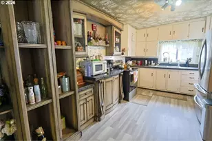 93621 Driftwood Inn Ln, North Bend, OR 97459 - Photo 15