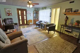 93621 Driftwood Inn Ln, North Bend, OR 97459 - Photo 17