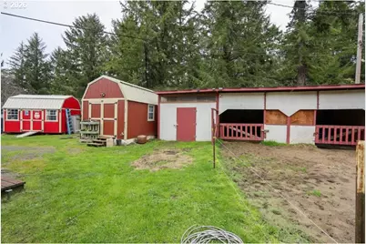 93621 Driftwood Inn Ln, North Bend, OR 97459 - Photo 13