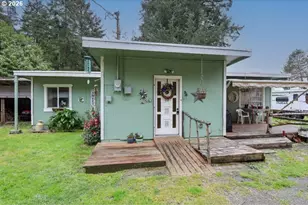 93621 Driftwood Inn Ln, North Bend, OR 97459 - Photo 9