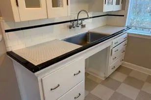 2010 SE Sherman St, Portland, OR 97214 - Photo 15