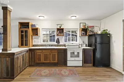 16024 Leona Ln, La Pine, OR 97739 - Photo 9