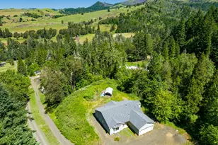 781 Lone Rock Rd, Glide, OR 97443 - Photo 25