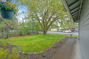 726 S Linden St, Cornelius, OR 97113 - Photo 3