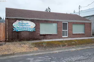 55 Q St, Cottage Grove, OR 97424 - Photo 9