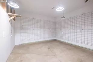 55 Q St, Cottage Grove, OR 97424 - Photo 17