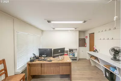 55 Q St, Cottage Grove, OR 97424 - Photo 11