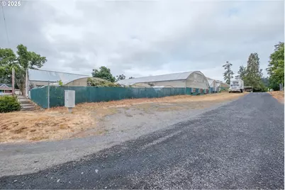 55 Q St, Cottage Grove, OR 97424 - Photo 7