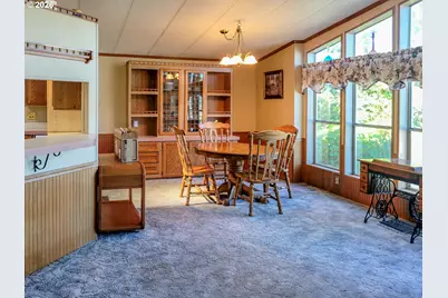 177 W Angela Ct, Roseburg, OR 97471 - Photo 9