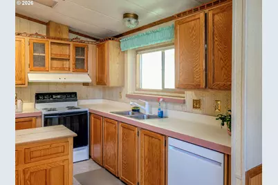177 W Angela Ct, Roseburg, OR 97471 - Photo 11