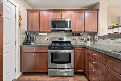 828 NW 1st Ave, Canby, OR 97013 - Photo 11