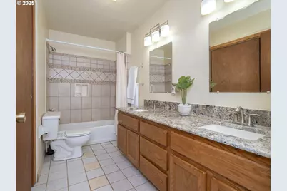 27701 SW Strawberry Hill Dr, Hillsboro, OR 97123 - Photo 27