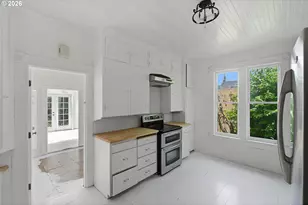567 S 6th St, Coos Bay, OR 97420 - Photo 11