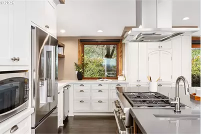 4416 SW Chesapeak Ave, Portland, OR 97239 - Photo 13