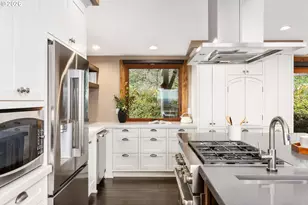 4416 SW Chesapeak Ave, Portland, OR 97239 - Photo 13