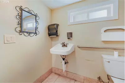 323 W Powell Blvd, Gresham, OR 97030 - Photo 21
