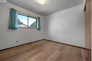 18810 NE Clackamas St, Portland, OR 97230 - Photo 25