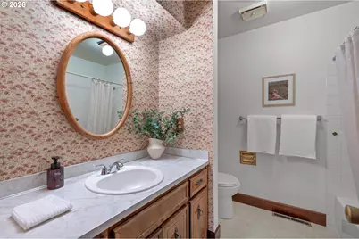 18810 NE Clackamas St, Portland, OR 97230 - Photo 23