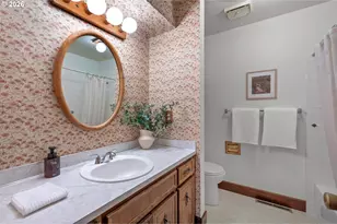 18810 NE Clackamas St, Portland, OR 97230 - Photo 23