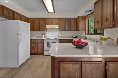 18810 NE Clackamas St, Portland, OR 97230 - Photo 9
