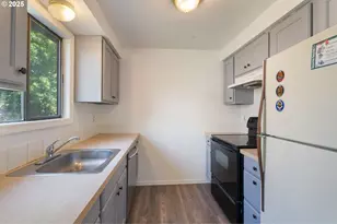 6025 SW Cherryhill Dr, Beaverton, OR 97008 - Photo 29