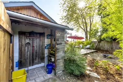 641 NE Holland St, Portland, OR 97211 - Photo 41