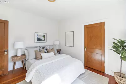 641 NE Holland St, Portland, OR 97211 - Photo 21
