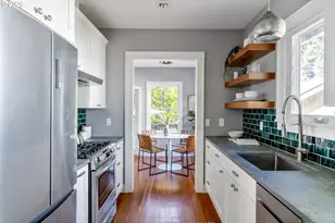 641 NE Holland St, Portland, OR 97211 - Photo 17