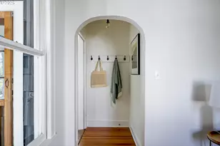 641 NE Holland St, Portland, OR 97211 - Photo 7