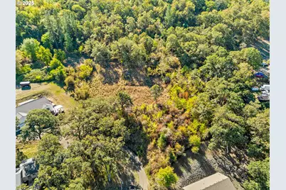 498 SE Dos Gatos Ct, Roseburg, OR 97470 - Photo 5