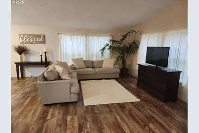 1809 26th St #21, La Grande, OR 97850 - Photo 3