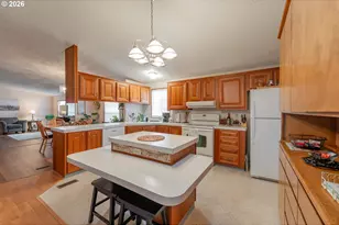 623 Shadow Ranch Ln, Roseburg, OR 97470 - Photo 11