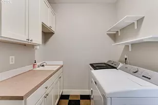 3492 Whisper Ln, Eugene, OR 97401 - Photo 15