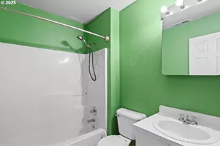 14134 E Burnside St, Portland, OR 97233 - Photo 31
