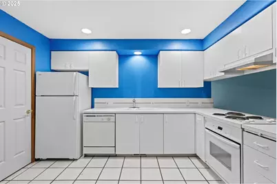 14134 E Burnside St #2, Portland, OR 97233 - Photo 15