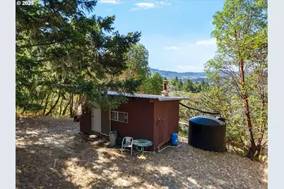 725 Wildflower Ln, Oakland, OR 97462 - Photo 13