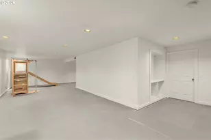 4207 SW 52nd Ave SW, Portland, OR 97221 - Photo 41