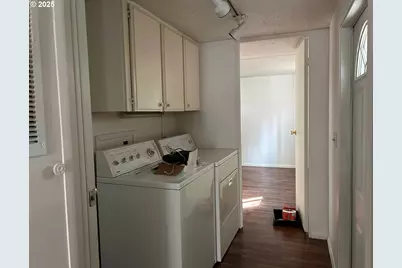 89510 Highway 101 #26, Florence, OR 97439 - Photo 15