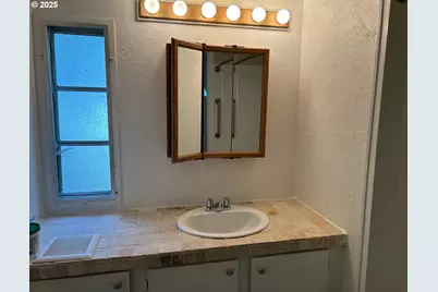 89510 Highway 101 #26, Florence, OR 97439 - Photo 11